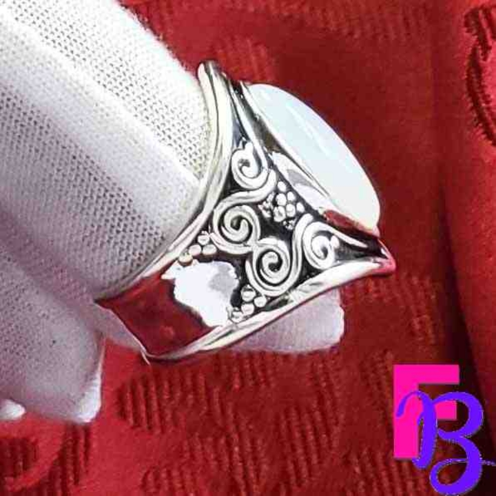 *NEW!* Classic Boho Moonstone Ring - Picture 2 of 8